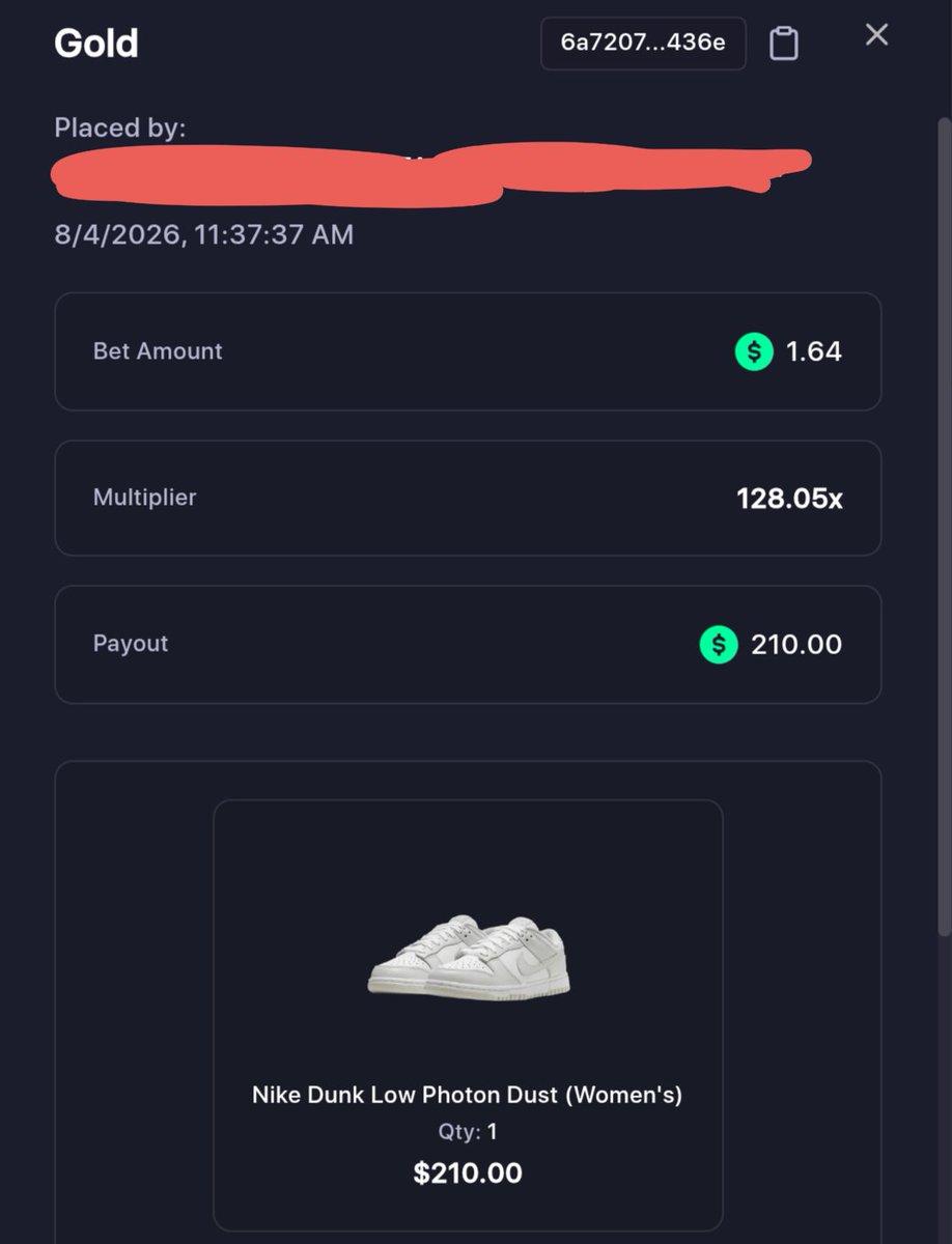 Screenshot of AlphaWolf's 128x loyalty box win on Moonroll
